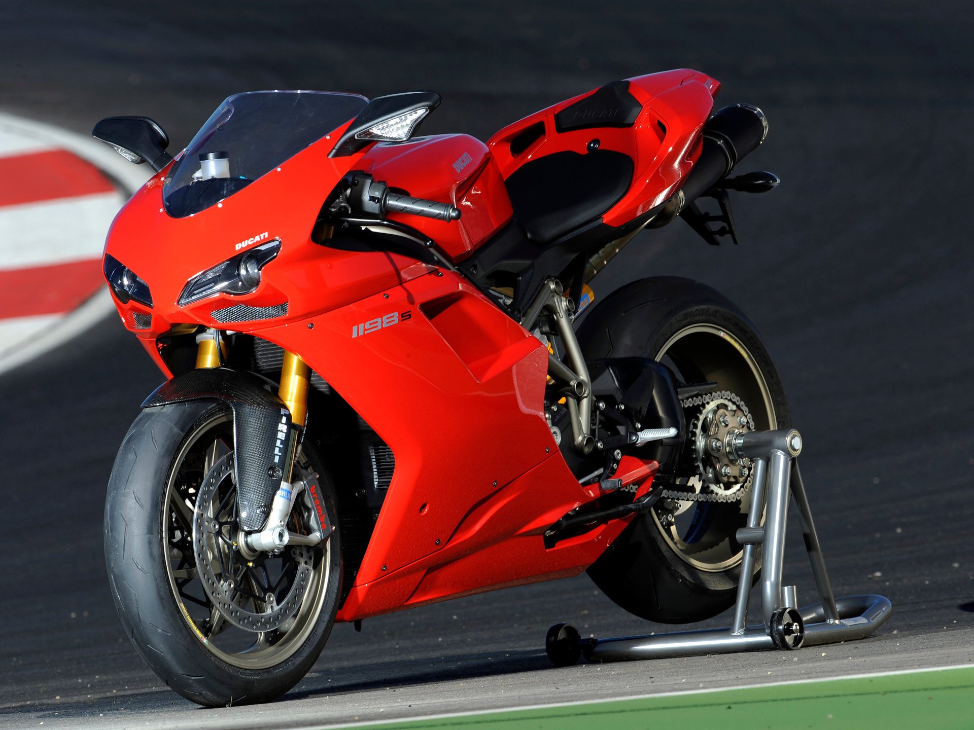 ducati 1198s sportbike ducati sportbike moto moto rouge piste conception italie motobike hi-tech dirt bike mototransport