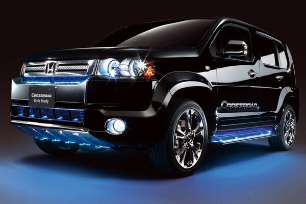 Noir SUV avec rétro-éclairé