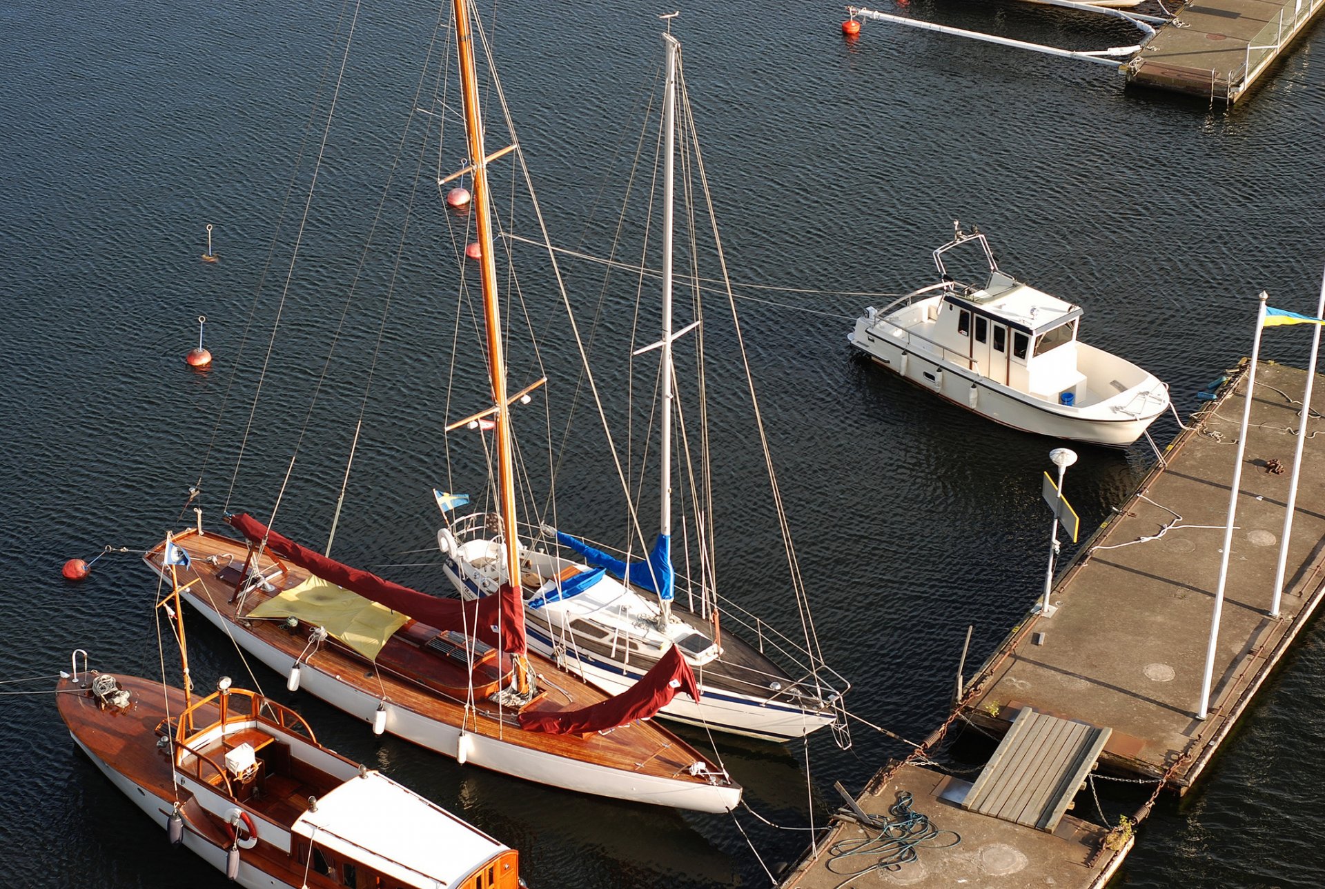 stockholm suède yachts barkas quai