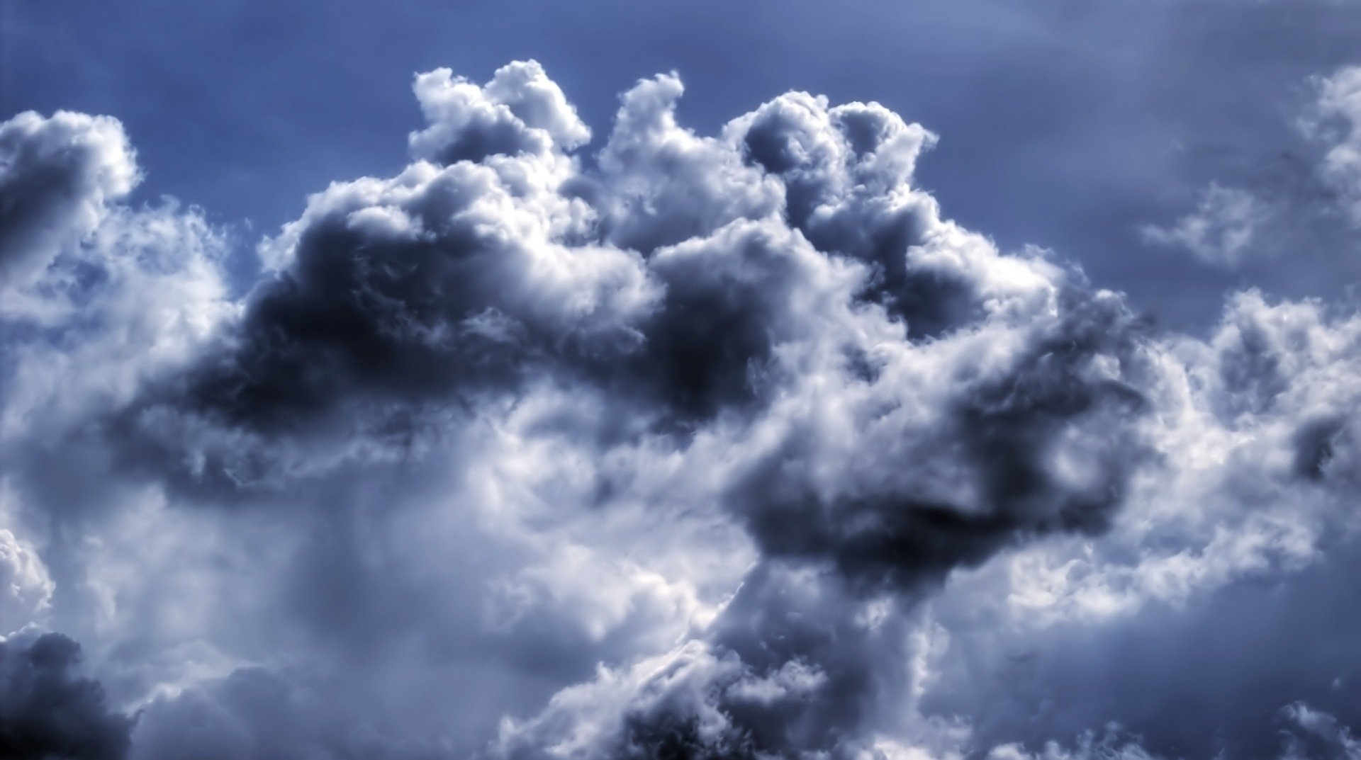 nuages d orage nuages taches sombres ciel