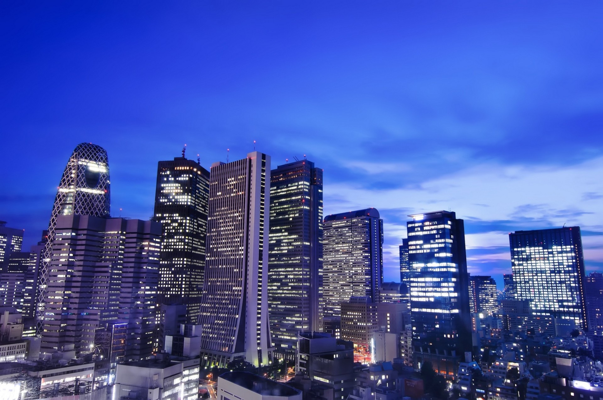 lumières capitale nuit tokyo ciel gratte-ciel métropole bleu ciel bâtiment japon nuages éclairage maison