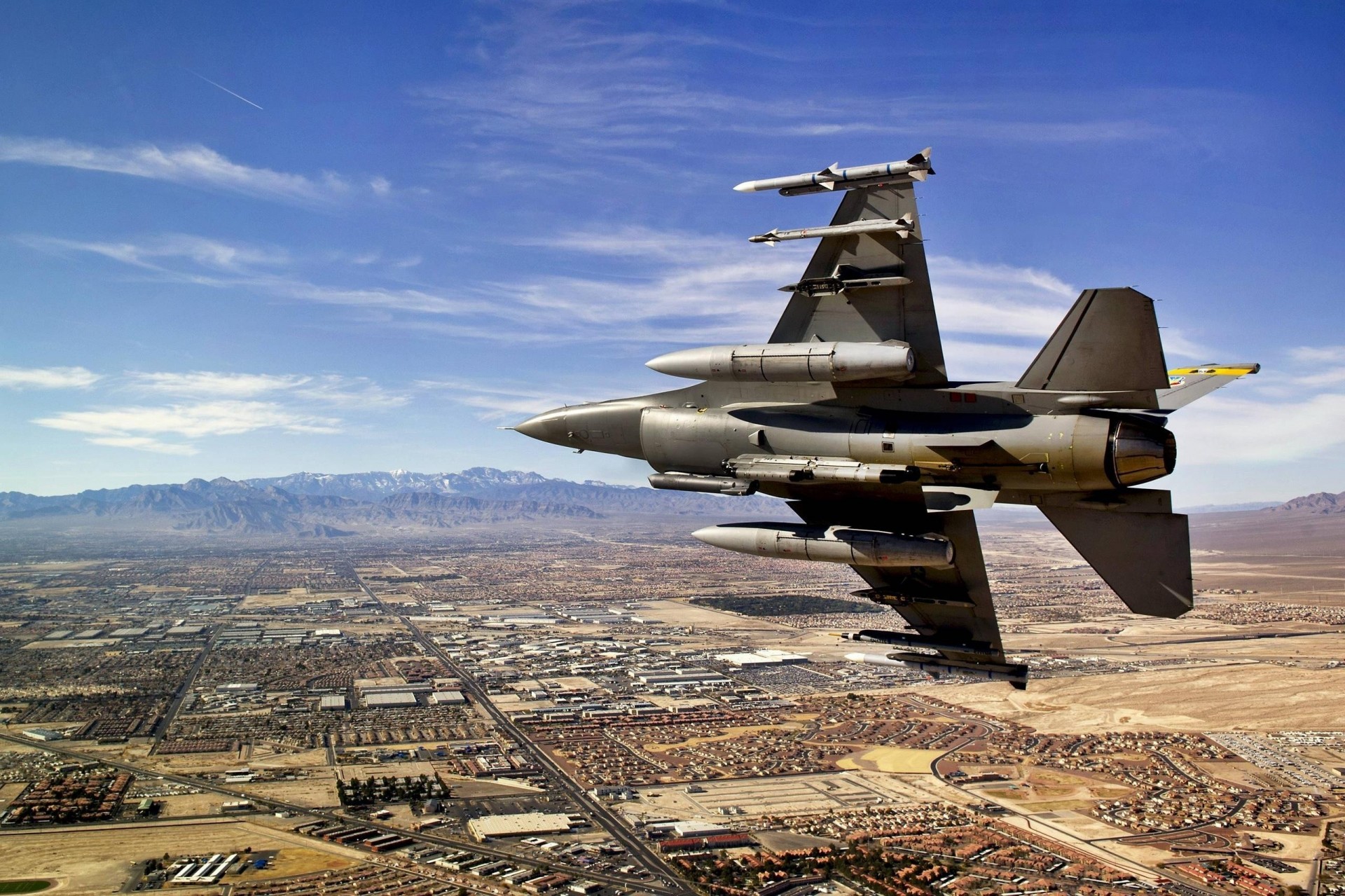 fighting falcon f-16 américain