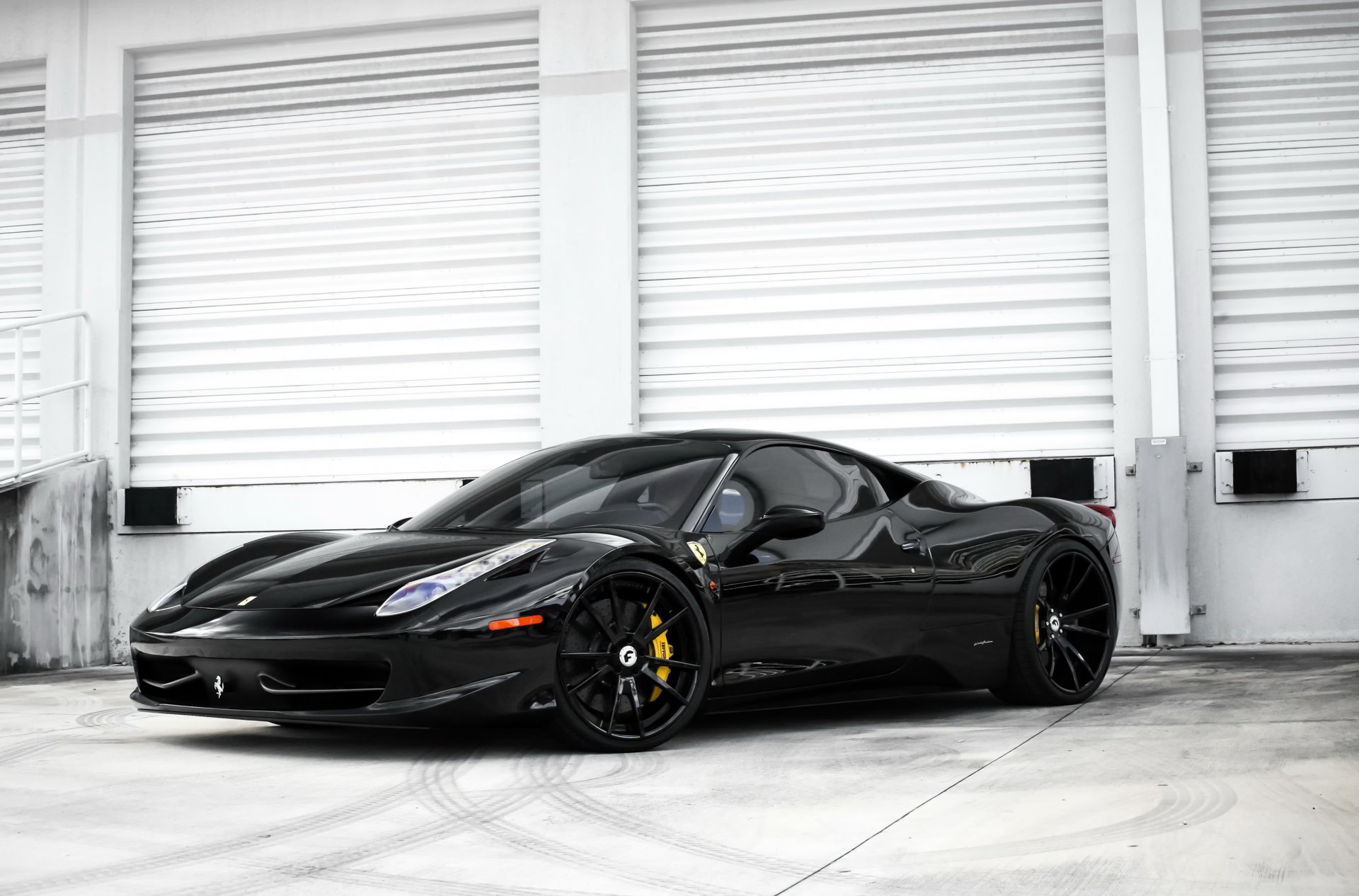 ferrari italia noir