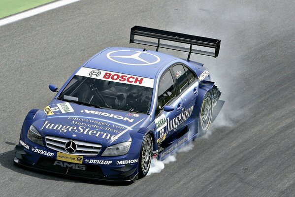 Voiture mercedes benz Racing sport