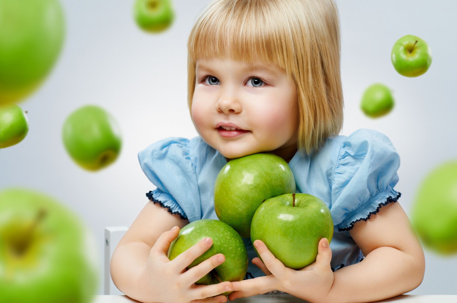 fille pommes