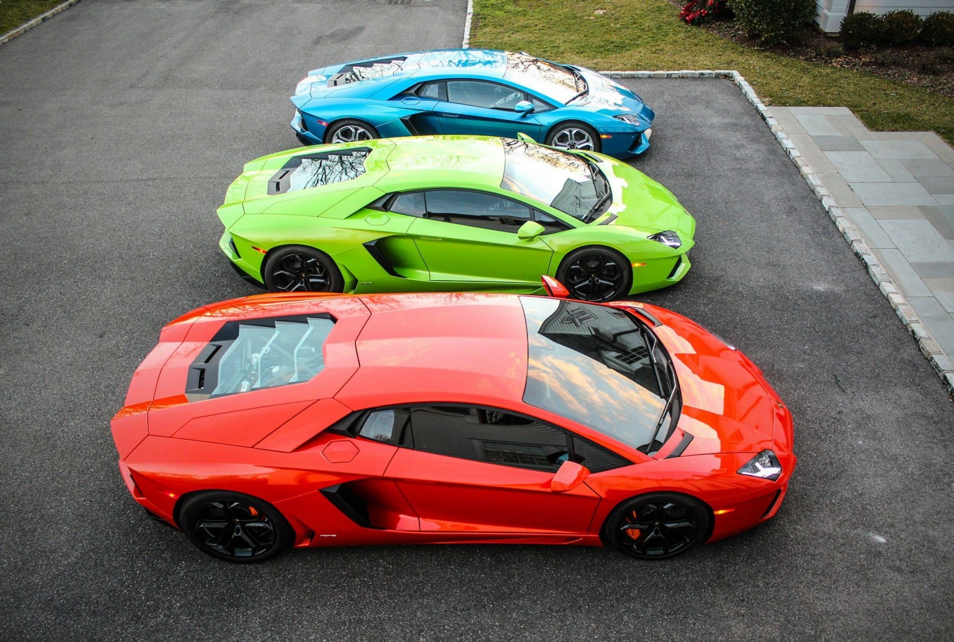 lamborghini aventador lp700-4 mixte trois rouge vert bleu