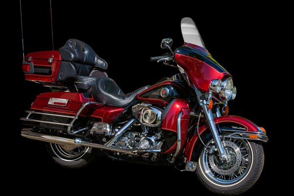 Moto harley-davidson rouge et noir