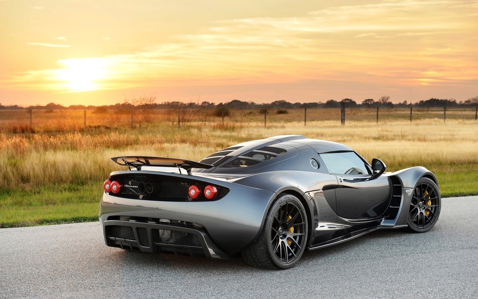 hennessey venom gt le chevalier noir hennessey venom gt supercar vue arrière coucher de soleil ciel