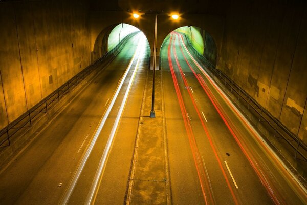 Deux tunnels de feu fascinants
