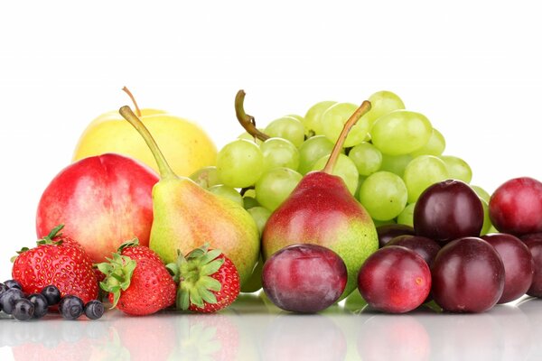 Fruits et baies appétissants et juteux