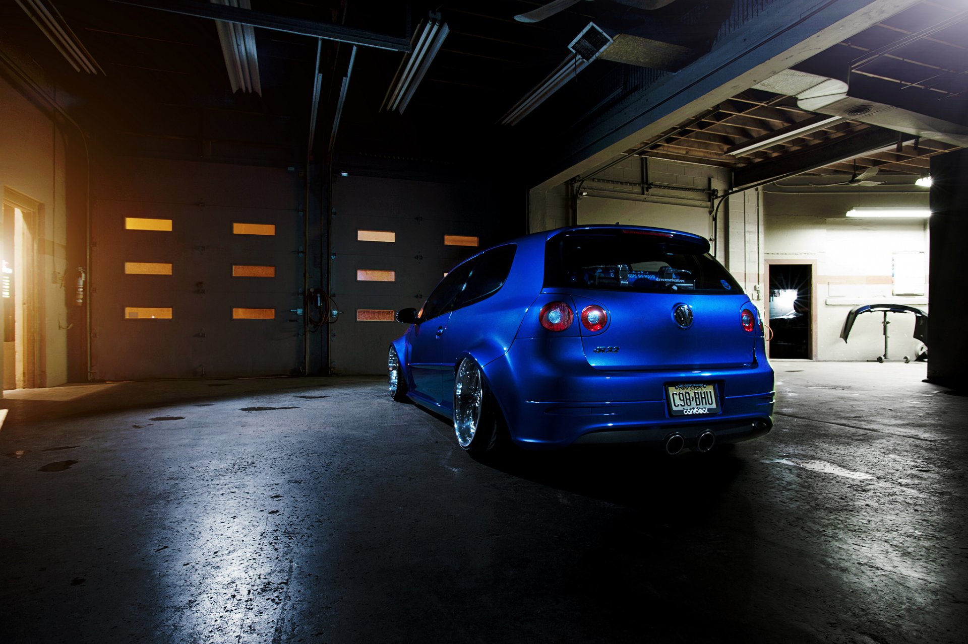 volkswagen golf gti bleu tuning jantes arrière
