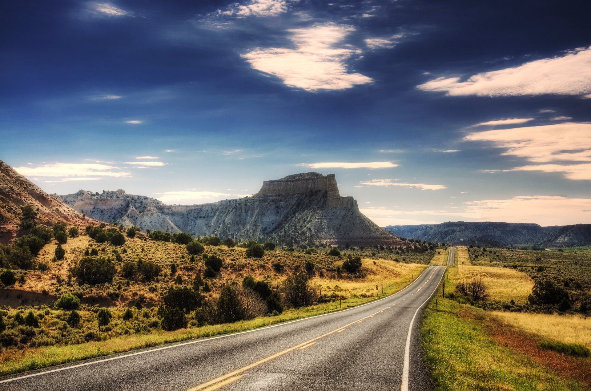 paysage route chemin montagne montagnes