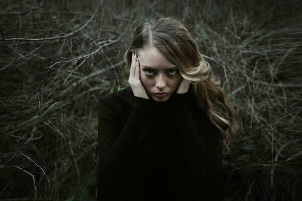 Photoshoot fille avec un regard fatal