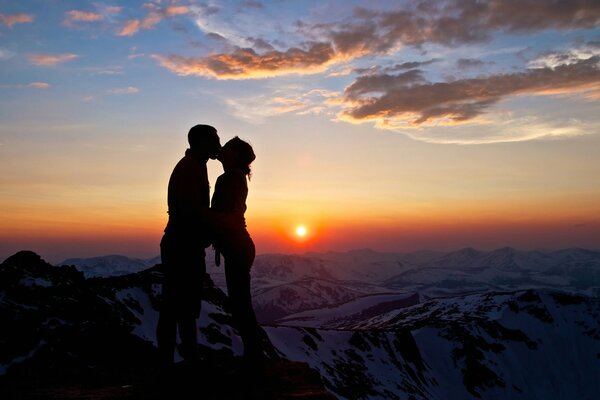 Romance sur le sommet de la montagne