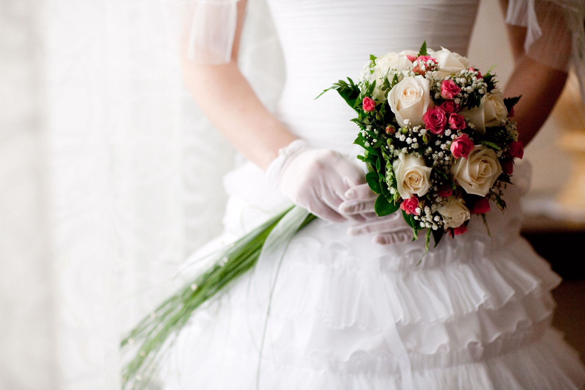 mariage roses blanc robe bouquet