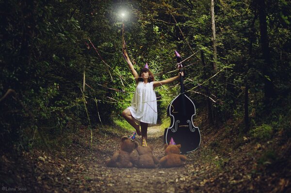 La fille pas du tout dans la forêt