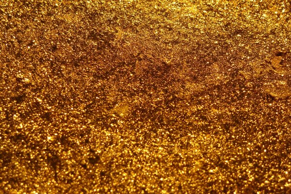 Les cristaux d or brillent et scintillent