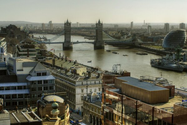 Pont à couper le souffle à Londres