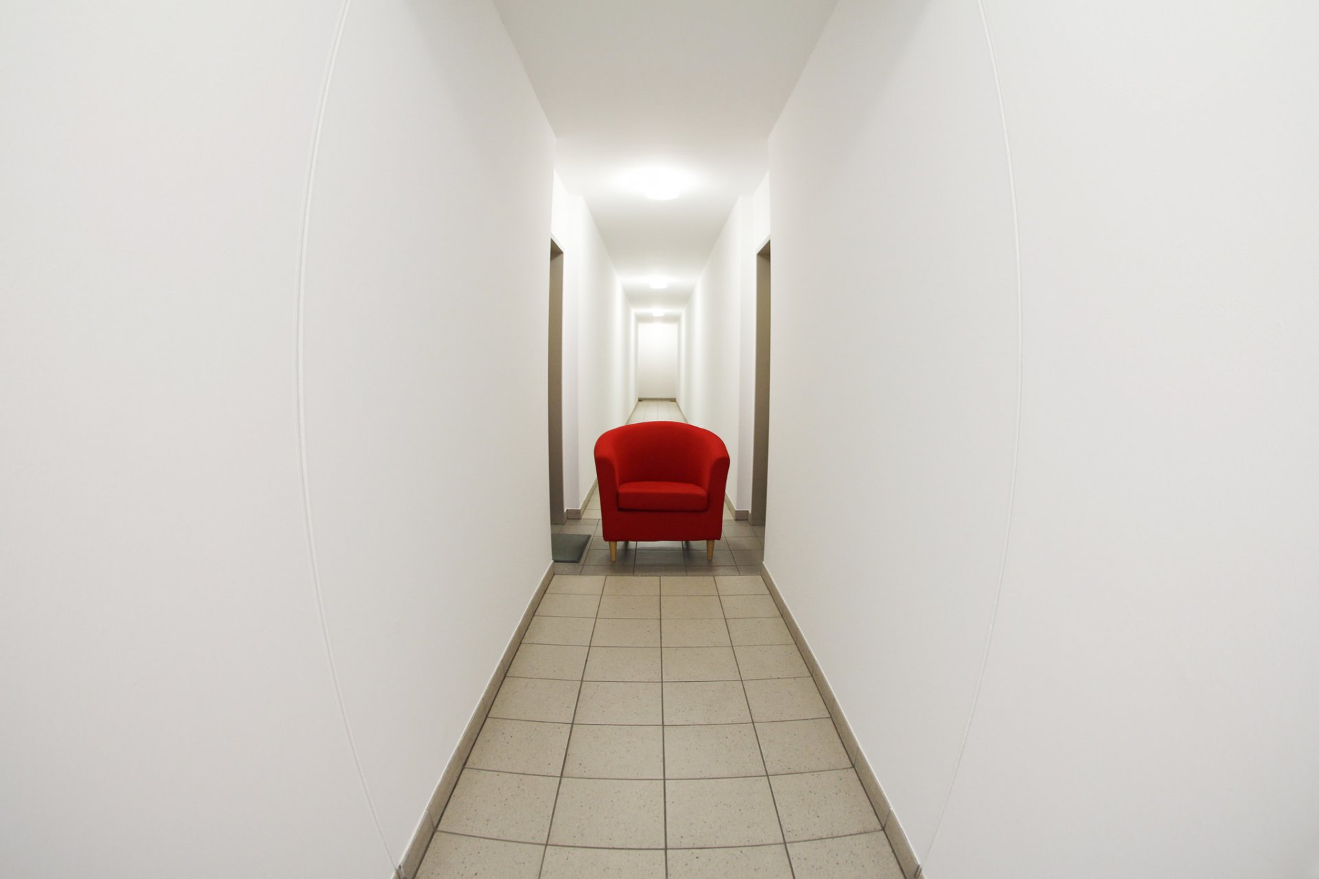 chaise mur fond