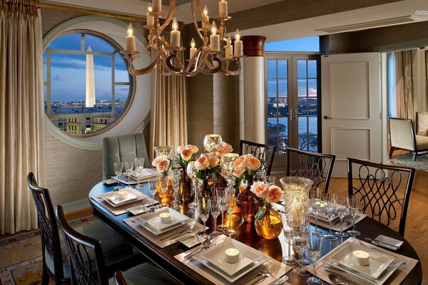 La table est prête pour le dîner chic