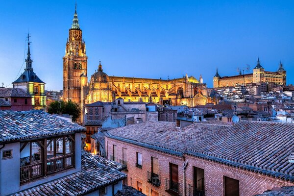 Les toits des maisons en Espagne