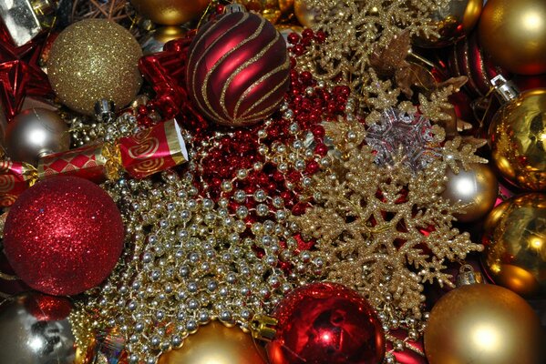 Boules de Noël et décorations pour les vacances