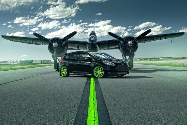 Ailes d avion. Ford Noir