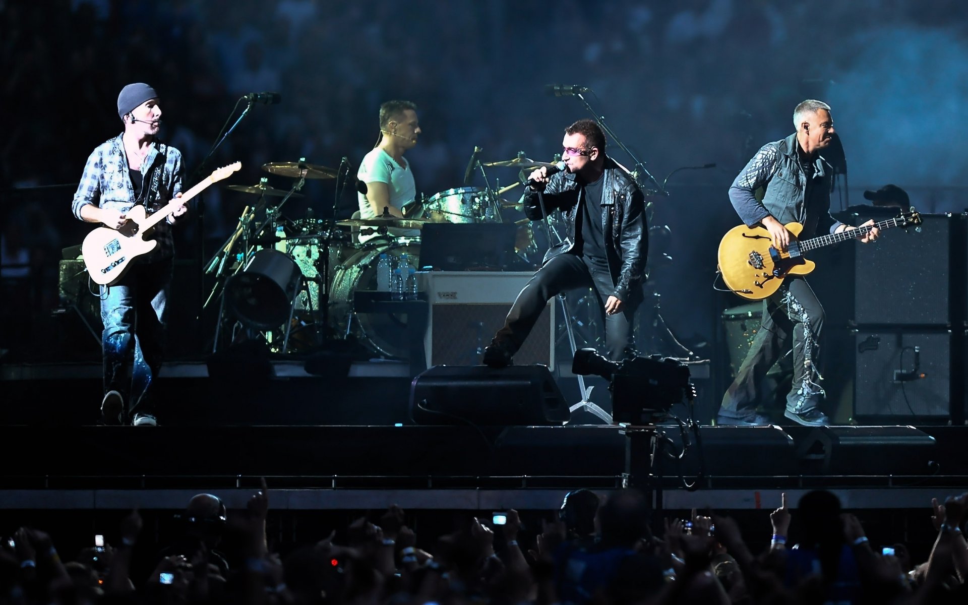 u2 in concert rock and roll tourisme