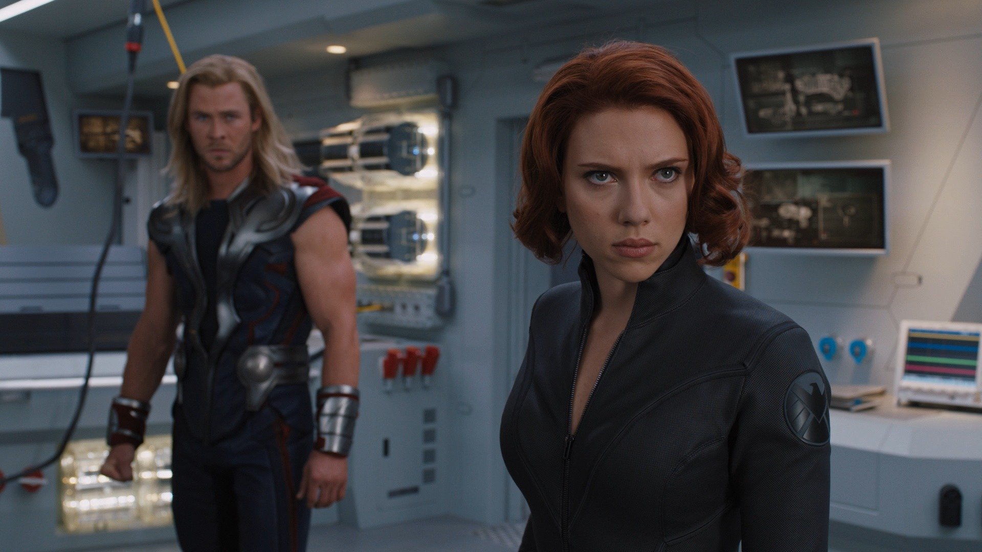 avengers marvel merveille super-héros équipe organisation bouclier veuve noire natasha romanoff agent scarlett johansson chris hemsworth thor asgardien dieu du tonnerre