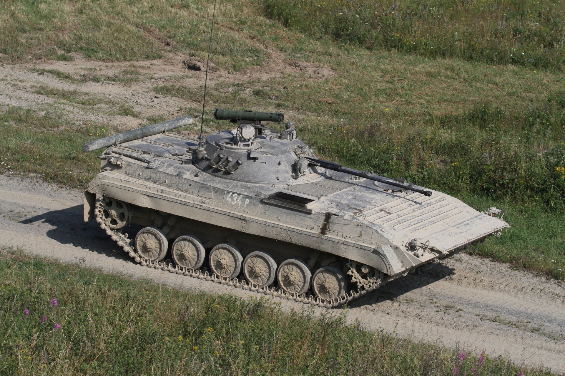 bmp-2 combat véhicule infanterie
