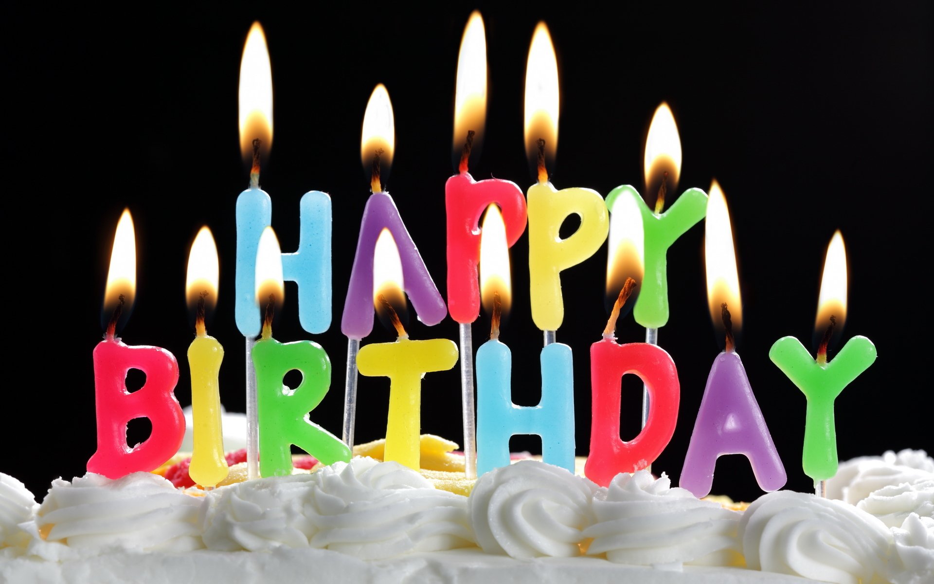 vacances anniversaire joyeux anniversaire félicitations bougies feu flamme crème douceur flamme de feu bougies