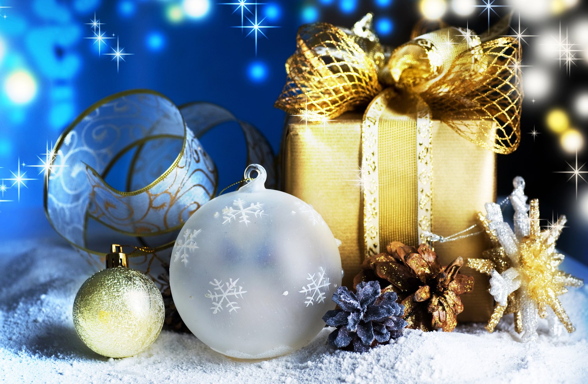 nouvel an cônes cadeau boule décoration