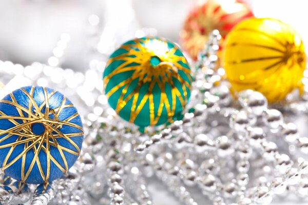Boules et perles pour les vacances du nouvel an