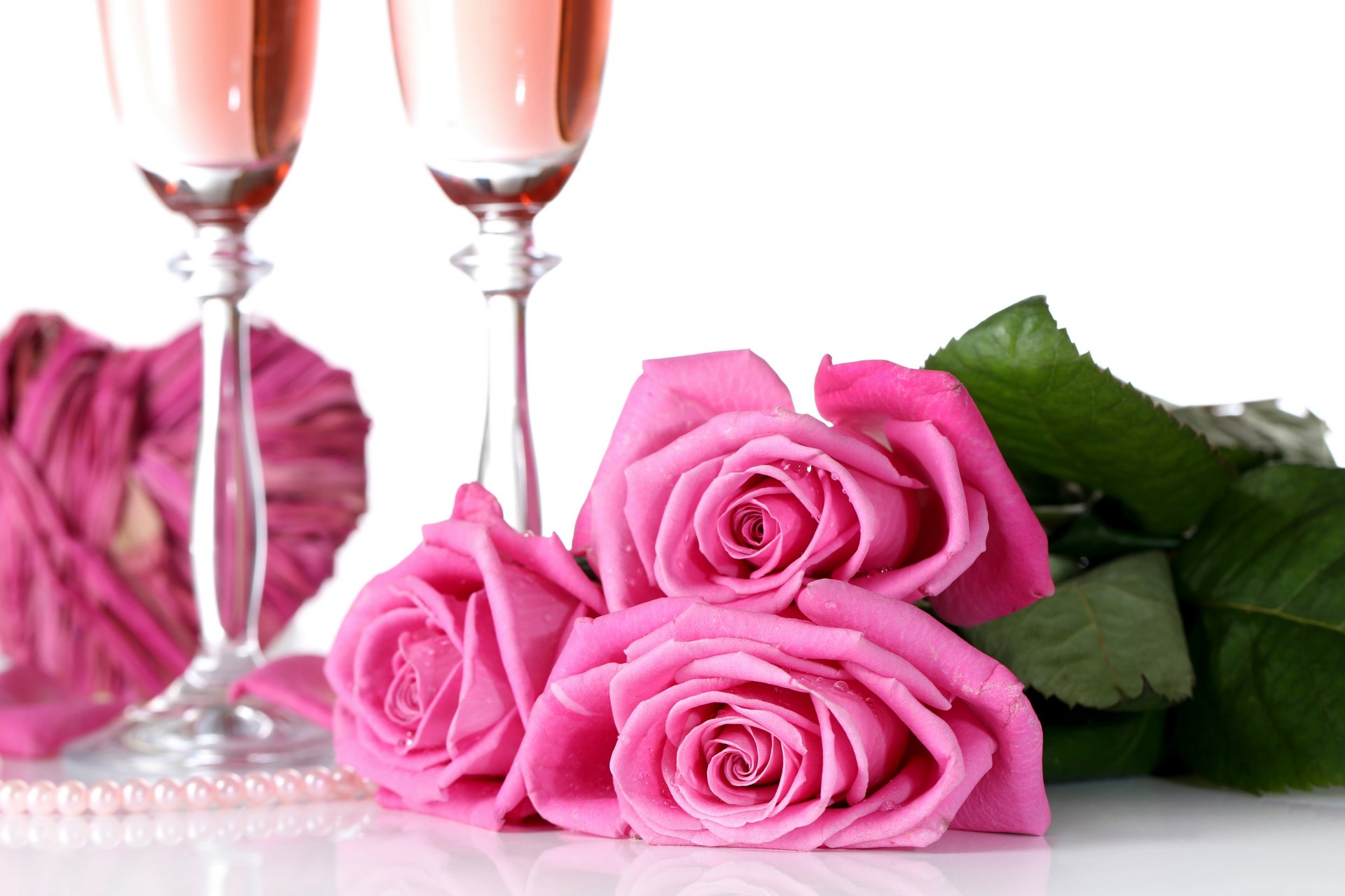 roses bourgeons verres à vin saint valentin