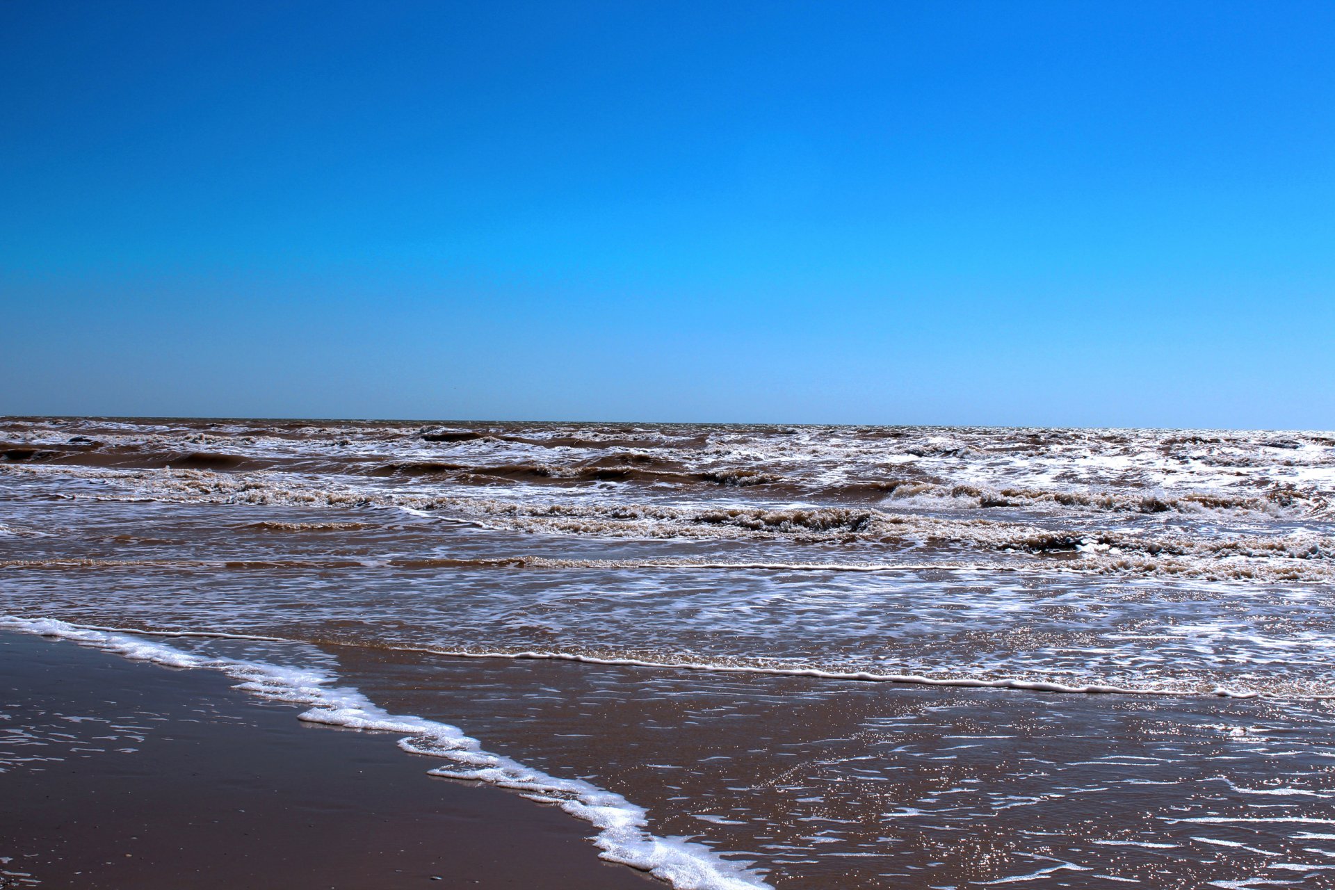 mer mer d azov sable traces sur le sable photo