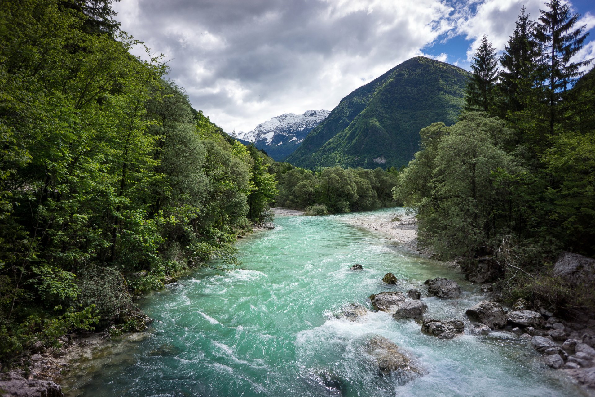 slovénie parc national de triglav montagnes forêt rivière