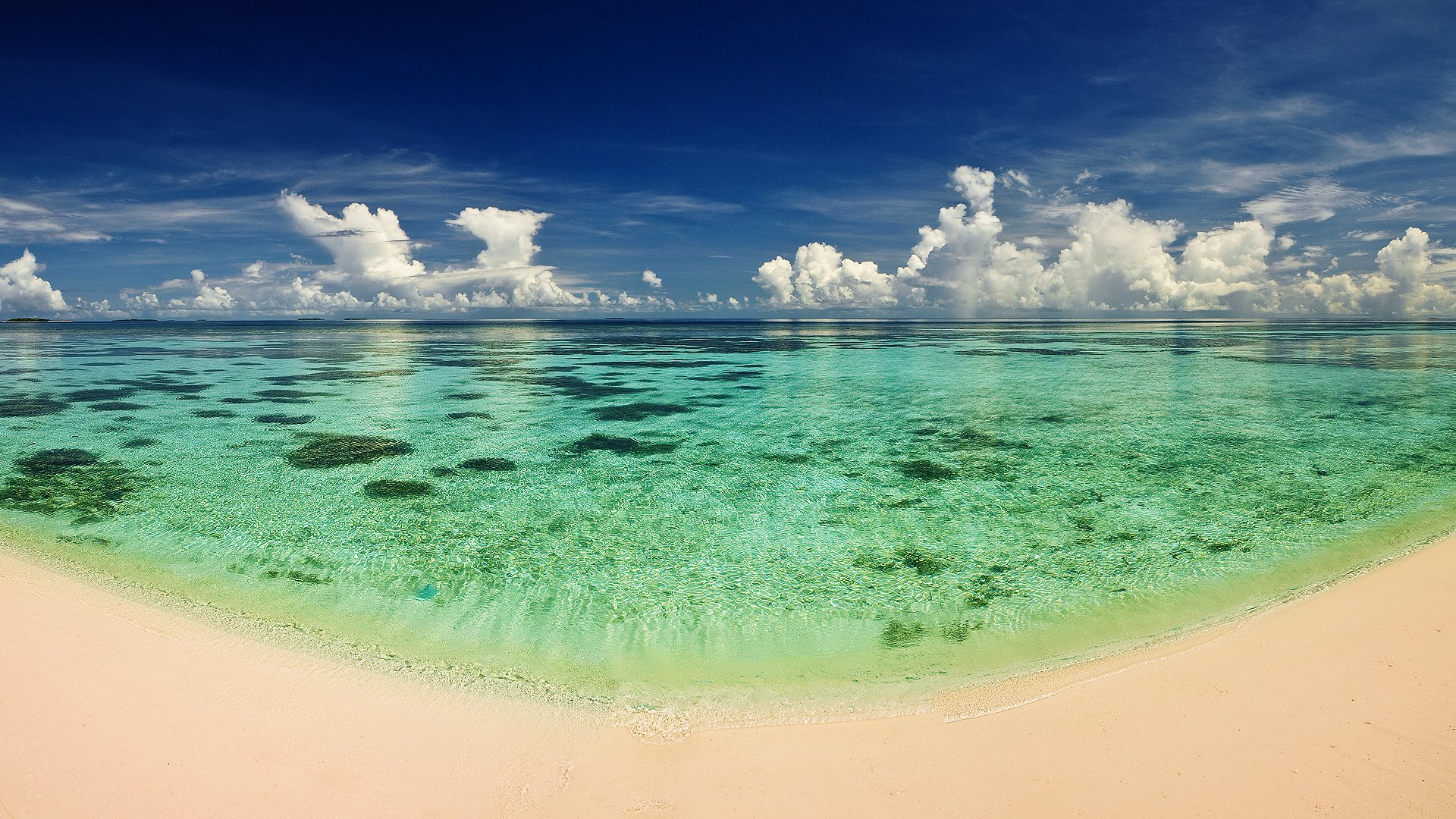mer océan chaleur plage sable eau transparence ciel nuages