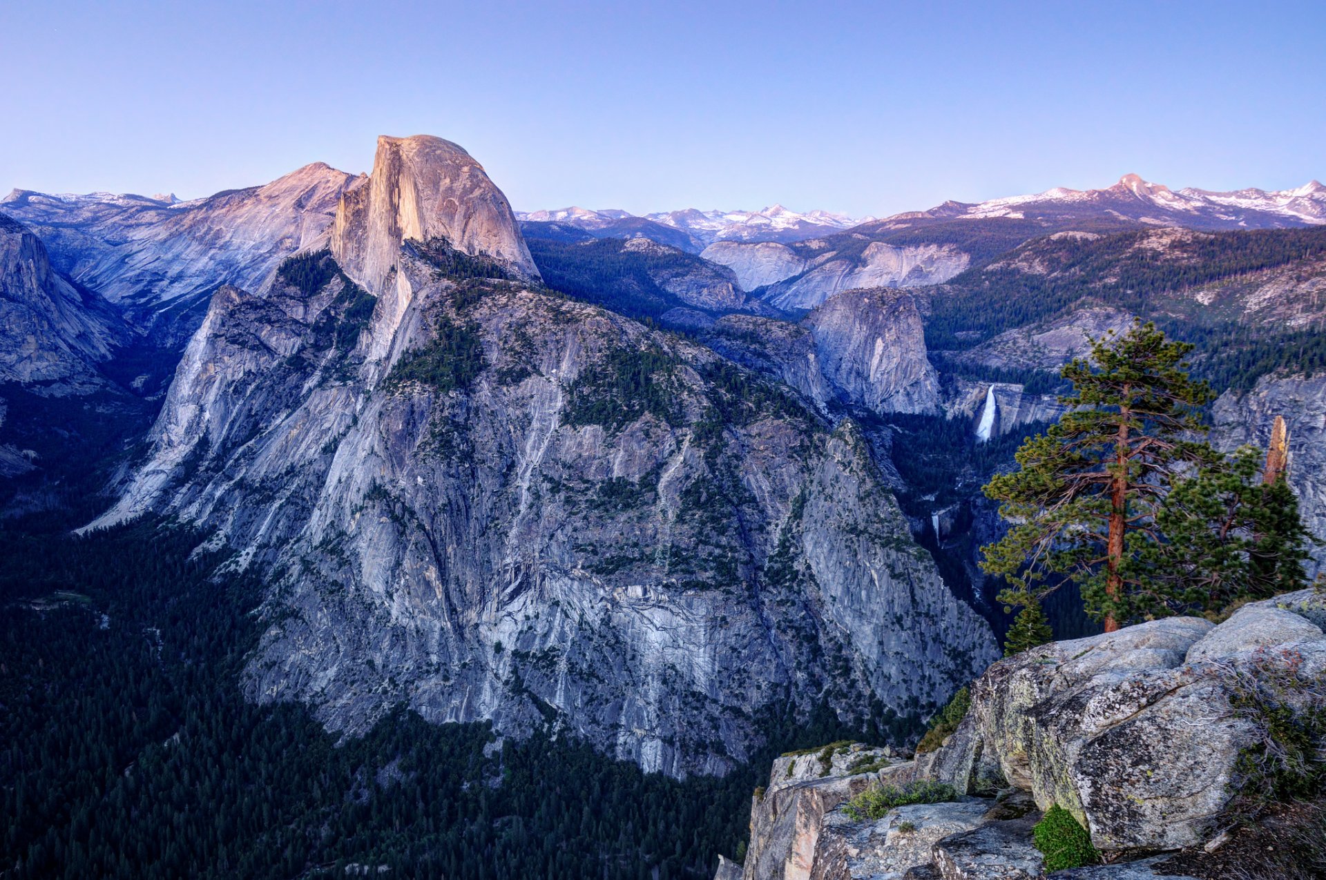 montagnes forêt panorama parc national de yosemite californie sierra nevada montagnes vallée